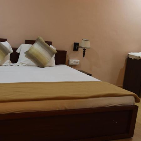 קג'ורהו Hotel Shree Krishna Jungle Resort מראה חיצוני תמונה
