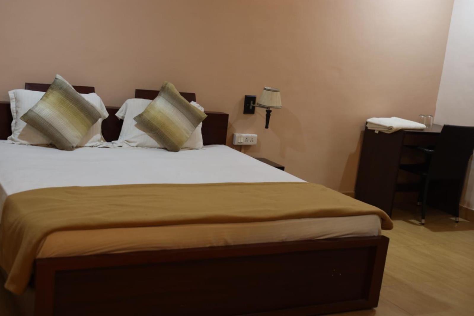 קג'ורהו Hotel Shree Krishna Jungle Resort מראה חיצוני תמונה
